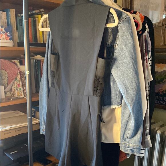 Chic Black Sleeveless Jumpsuit - Picture 3 of 8